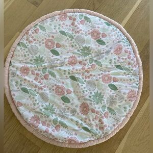 Newborn play (lay) mat for baby. Floral print. Super cute and very soft